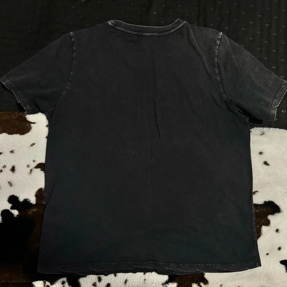 T-Shirt - Picture 5 of 5